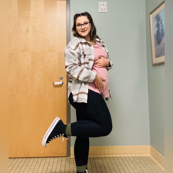 Meet your buyer/seller!💋 - Picture 8 of 17